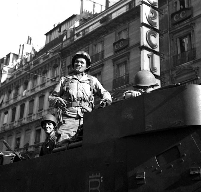 © Serge de Sazo#Paris août 1944#Homme de la division du Maréchal Leclerc le 25 août 1944.<div><br /></div> 